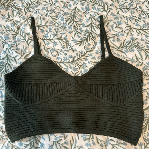 SOLD Aerie top - Picture 1 of 3